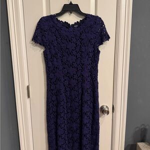 Chic Floral Lace Dress in Deep Purple